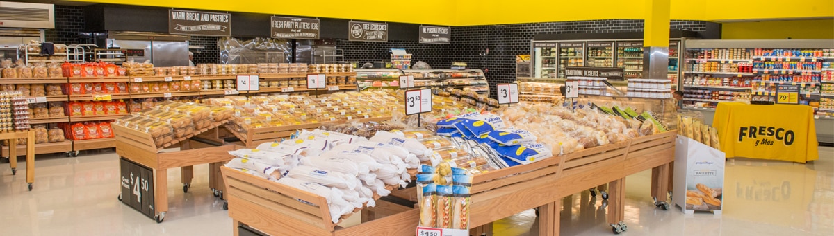 Baked section of Fresco Y Mas store